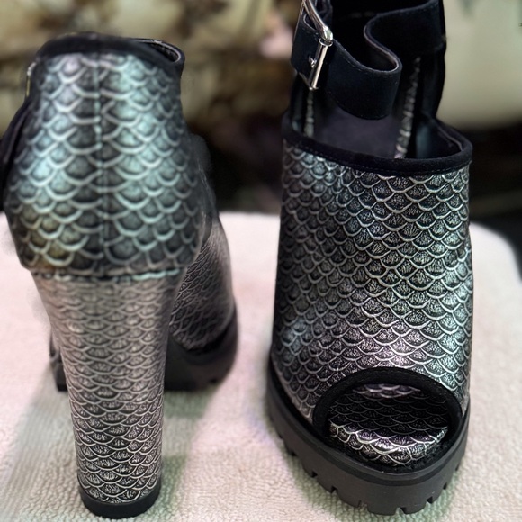 Shellys London Black and Silver Textured Heels - Picture 3 of 6